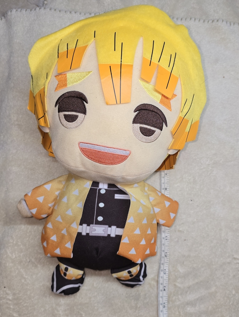 BANDAI - Demon Slayer: Kimestu No Yaiba - SUPER BIG Zenitsu Plush/Doll